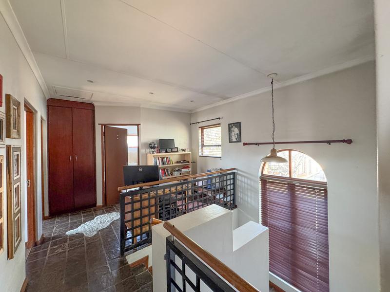4 Bedroom Property for Sale in Hennopspark Gauteng