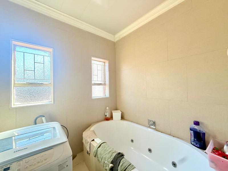 3 Bedroom Property for Sale in Vanderbijlpark SE 6 Gauteng