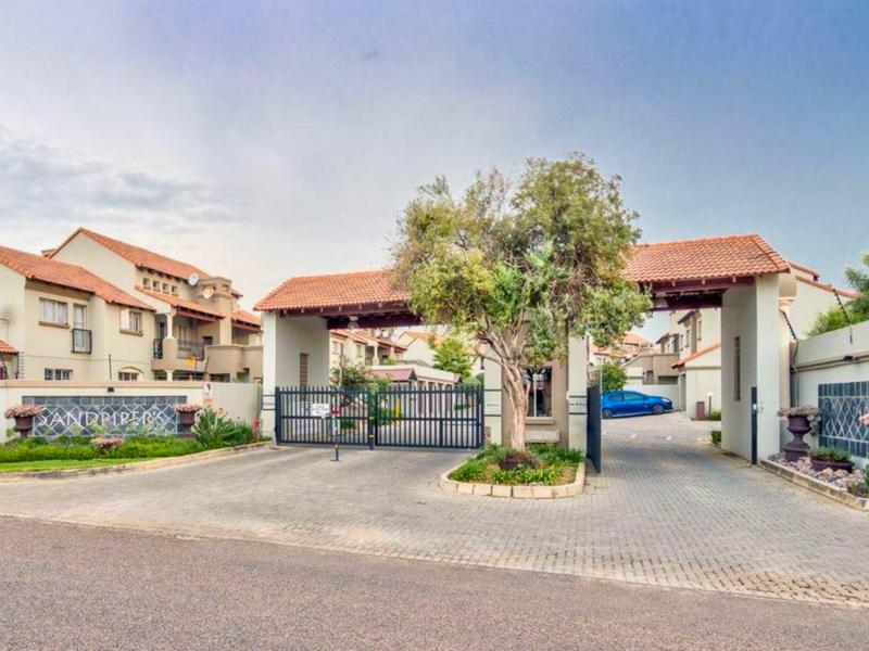 1 Bedroom Property for Sale in Glen Marais Gauteng