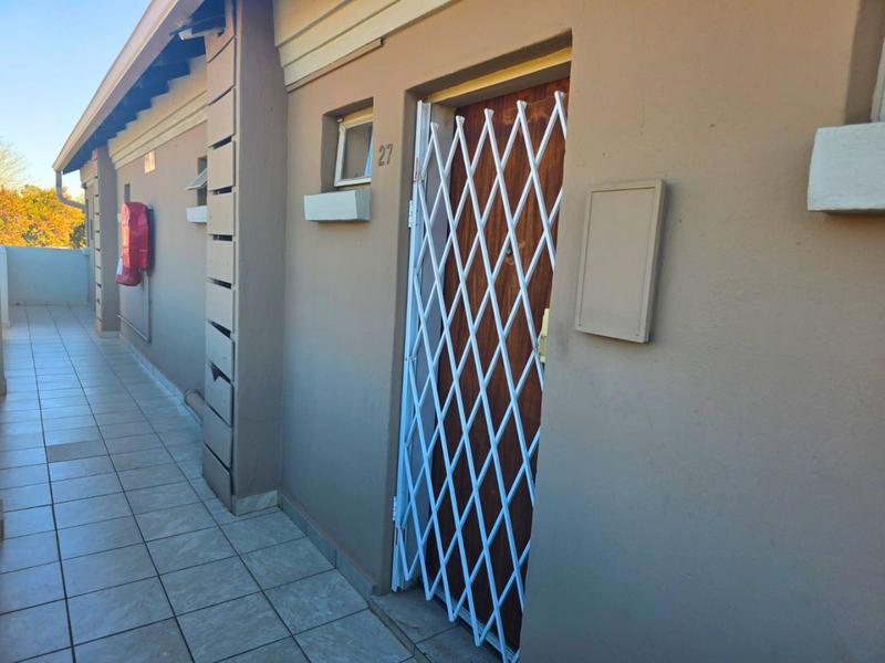 1 Bedroom Property for Sale in Glen Marais Gauteng