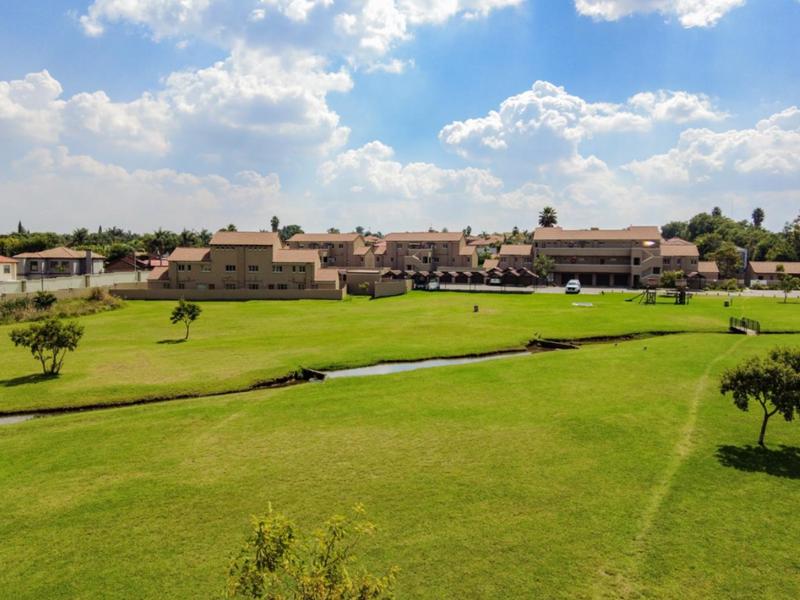 1 Bedroom Property for Sale in Glen Marais Gauteng