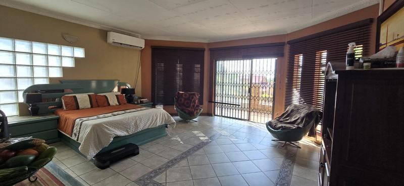 6 Bedroom Property for Sale in Amandasig Gauteng