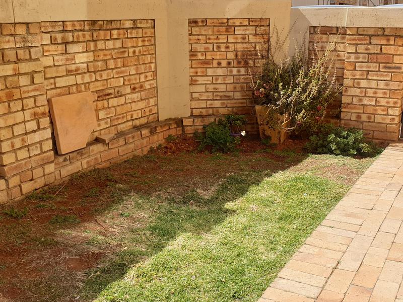 To Let 3 Bedroom Property for Rent in Wilgeheuwel Gauteng