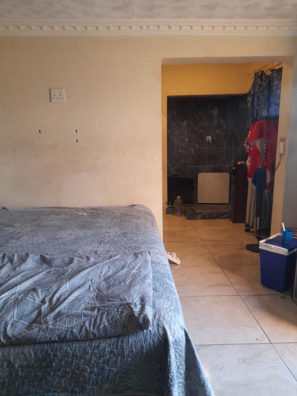 To Let 1 Bedroom Property for Rent in Moroka Gauteng