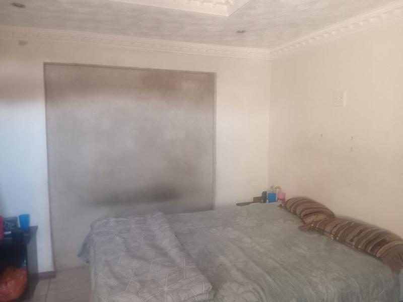 To Let 1 Bedroom Property for Rent in Moroka Gauteng