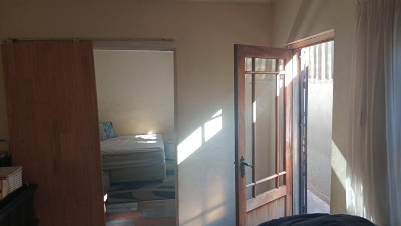 To Let 1 Bedroom Property for Rent in Moroka Gauteng