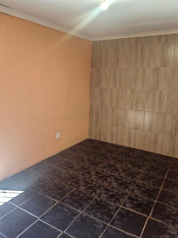 To Let 1 Bedroom Property for Rent in Braamfischerville Gauteng