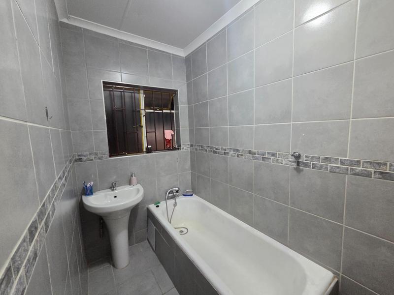 To Let 3 Bedroom Property for Rent in Laudium Gauteng