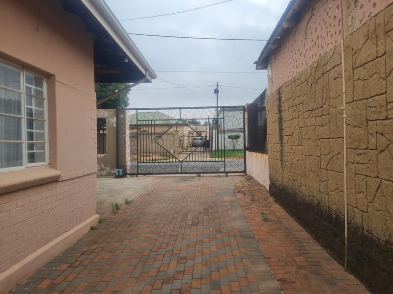 5 Bedroom Property for Sale in Roodepoort Central Gauteng