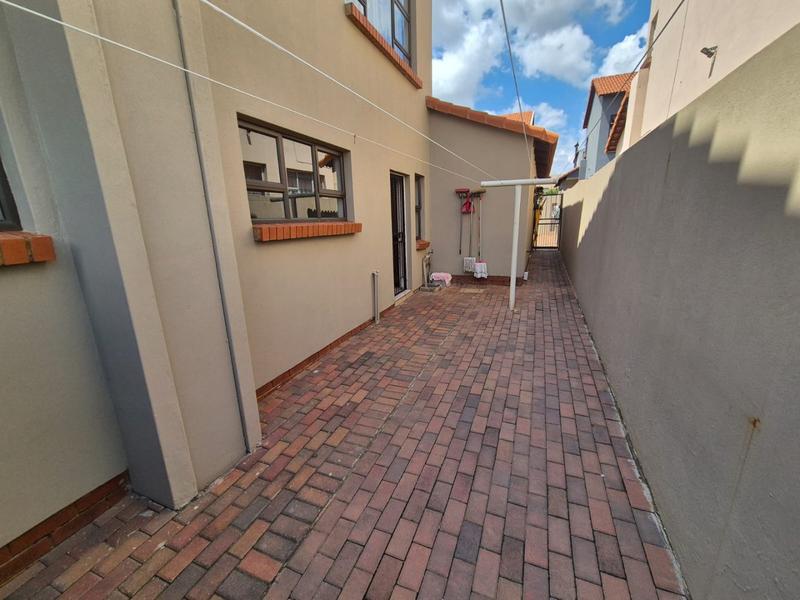 3 Bedroom Property for Sale in Roodepark Eco Estate Gauteng