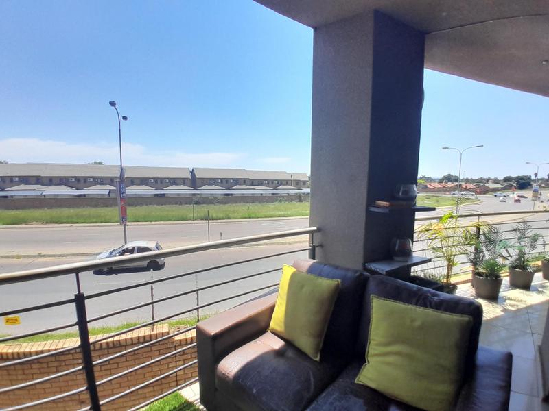 To Let 2 Bedroom Property for Rent in Rooihuiskraal North Gauteng