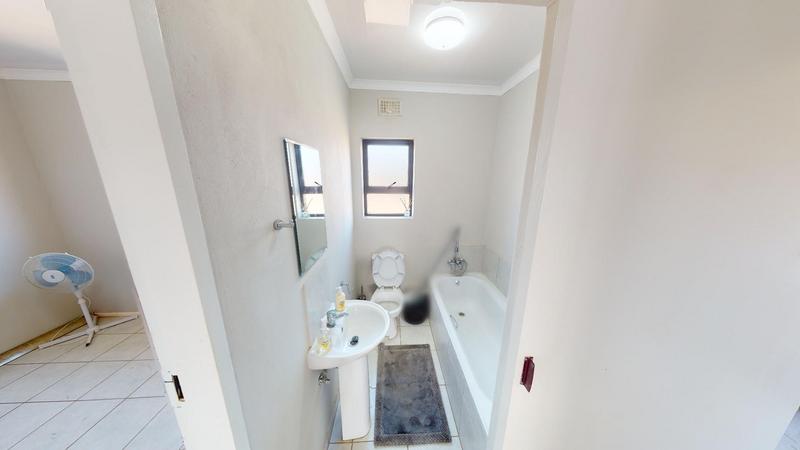 3 Bedroom Property for Sale in Kenleaf Gauteng