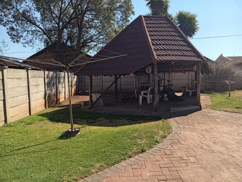 3 Bedroom Property for Sale in Greenhills Gauteng