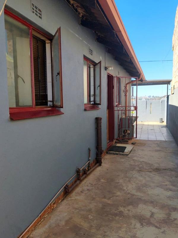 3 Bedroom Property for Sale in Mmesi Park Gauteng