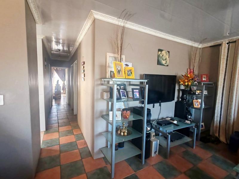 3 Bedroom Property for Sale in Mmesi Park Gauteng