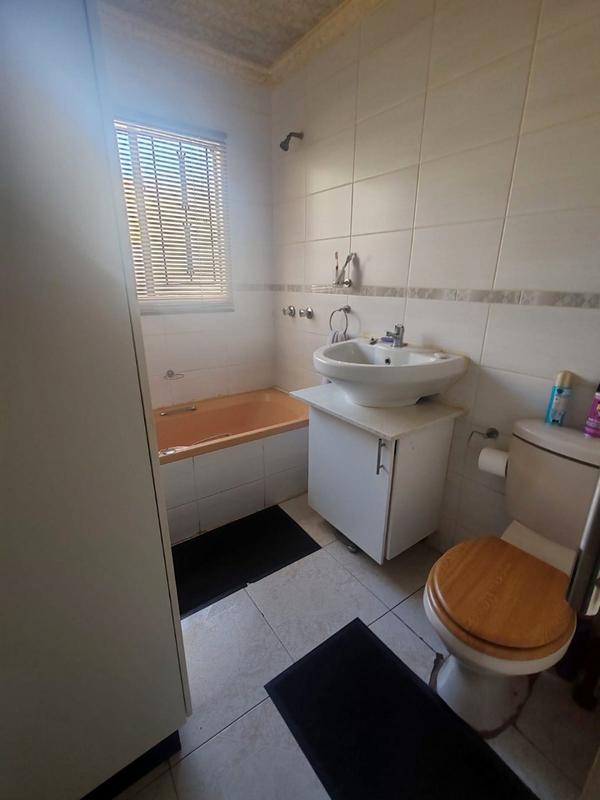 3 Bedroom Property for Sale in Mmesi Park Gauteng