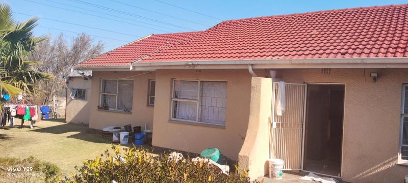 5 Bedroom Property for Sale in Birchleigh Gauteng