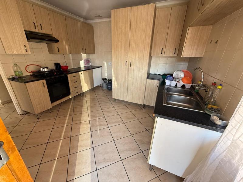 5 Bedroom Property for Sale in Birchleigh Gauteng
