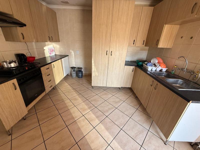 5 Bedroom Property for Sale in Birchleigh Gauteng