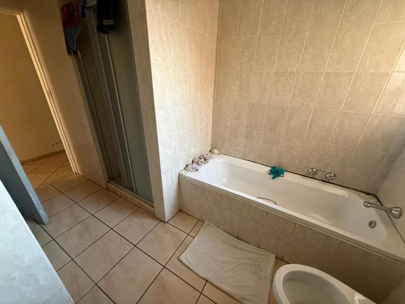 5 Bedroom Property for Sale in Birchleigh Gauteng