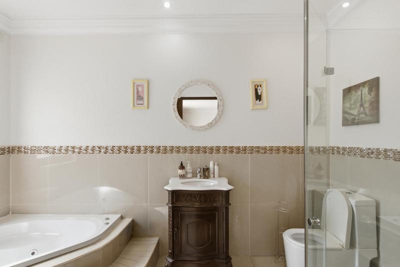 To Let 9 Bedroom Property for Rent in Bryanston Gauteng