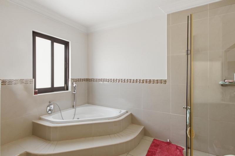 To Let 9 Bedroom Property for Rent in Bryanston Gauteng