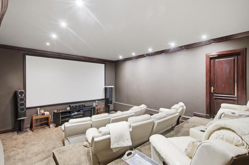 9 Bedroom Property for Sale in Bryanston Gauteng