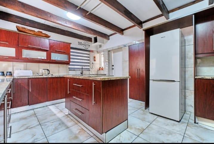 To Let 5 Bedroom Property for Rent in Rivonia Gauteng