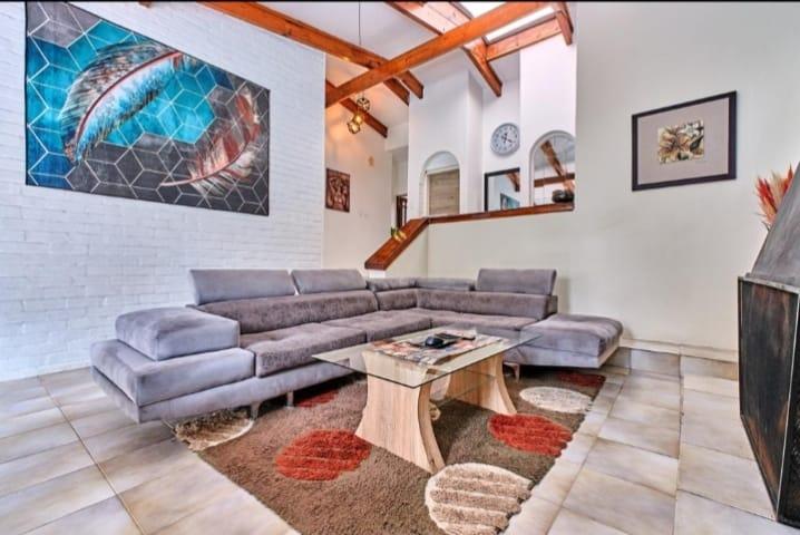 To Let 5 Bedroom Property for Rent in Rivonia Gauteng