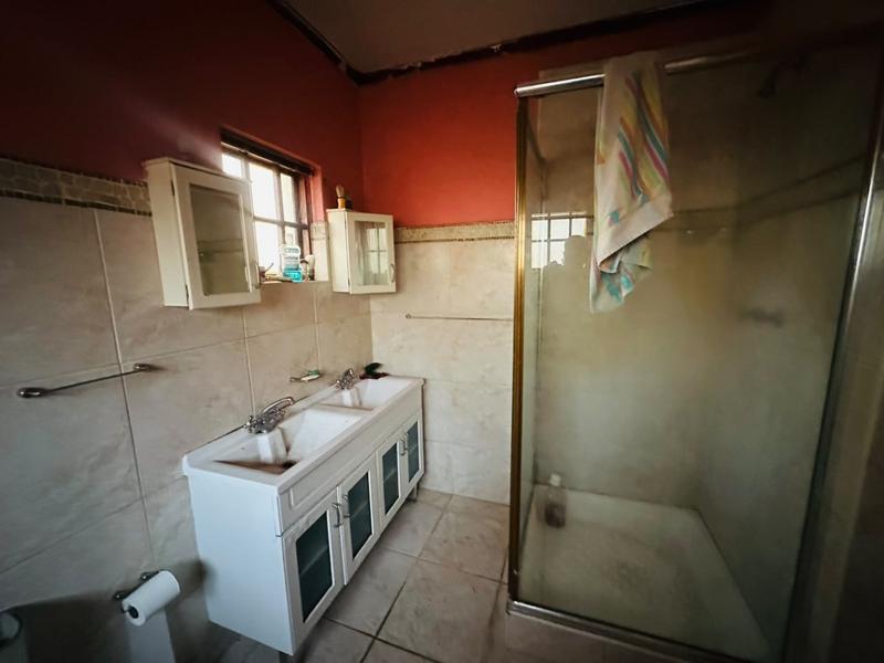 5 Bedroom Property for Sale in Primrose Gauteng
