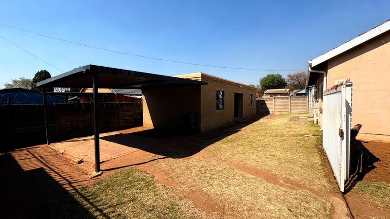 2 Bedroom Property for Sale in Moffat View Gauteng