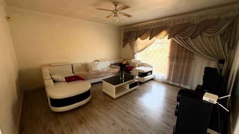 2 Bedroom Property for Sale in Moffat View Gauteng