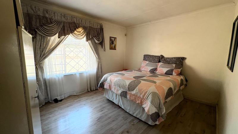 2 Bedroom Property for Sale in Moffat View Gauteng