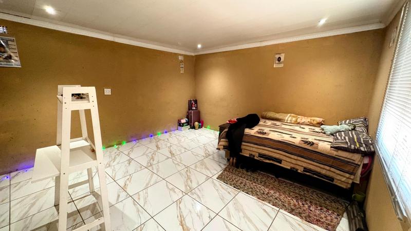 2 Bedroom Property for Sale in Moffat View Gauteng
