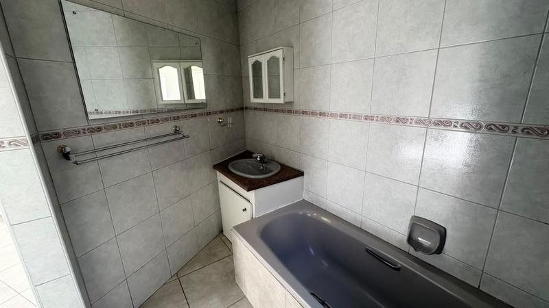 2 Bedroom Property for Sale in Oakdene Gauteng