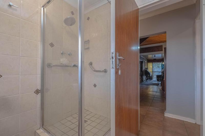 6 Bedroom Property for Sale in Kensington Gauteng