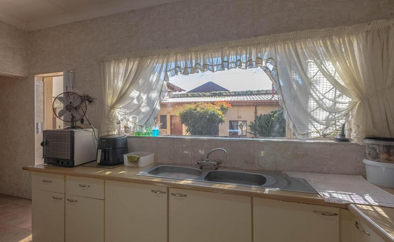 6 Bedroom Property for Sale in Kensington Gauteng
