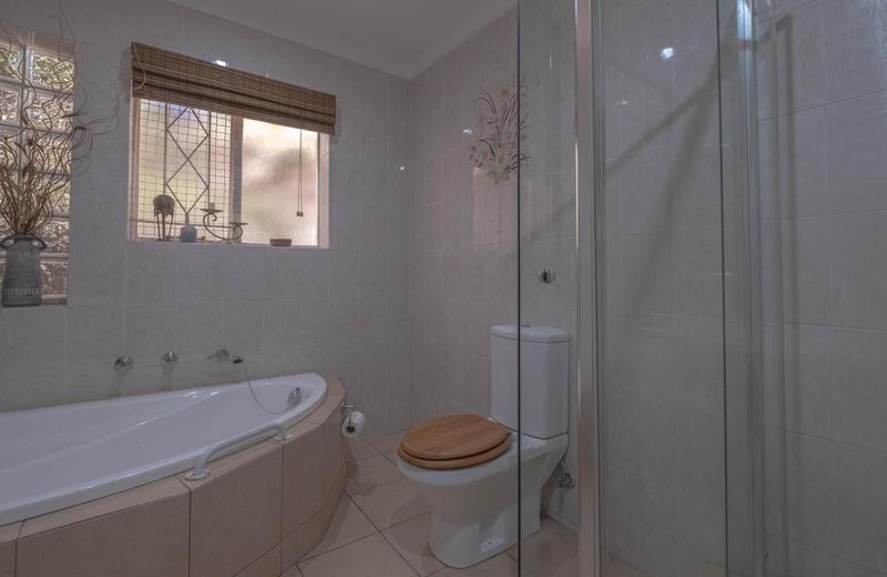 6 Bedroom Property for Sale in Kensington Gauteng