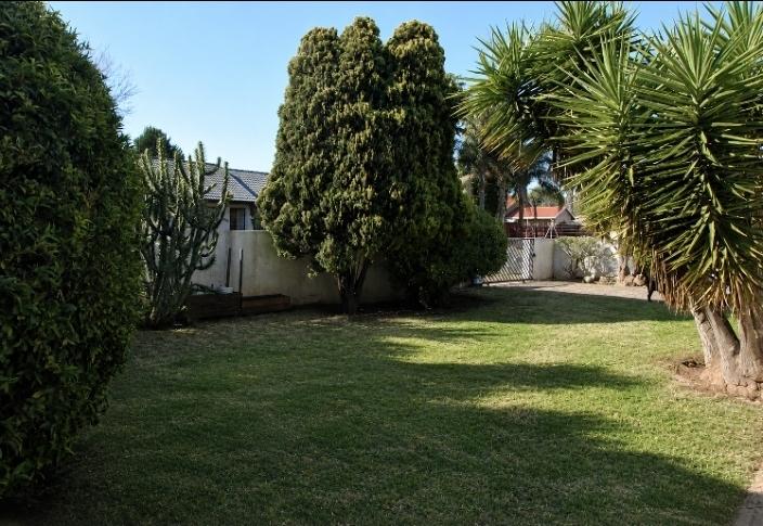 5 Bedroom Property for Sale in Lenasia Gauteng