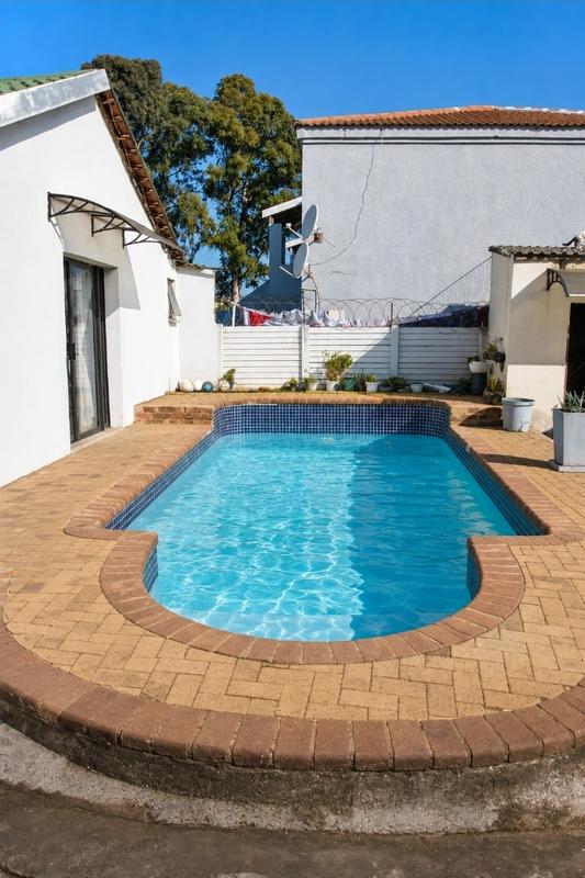 5 Bedroom Property for Sale in Lenasia Gauteng