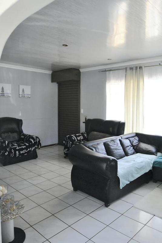 5 Bedroom Property for Sale in Lenasia Gauteng