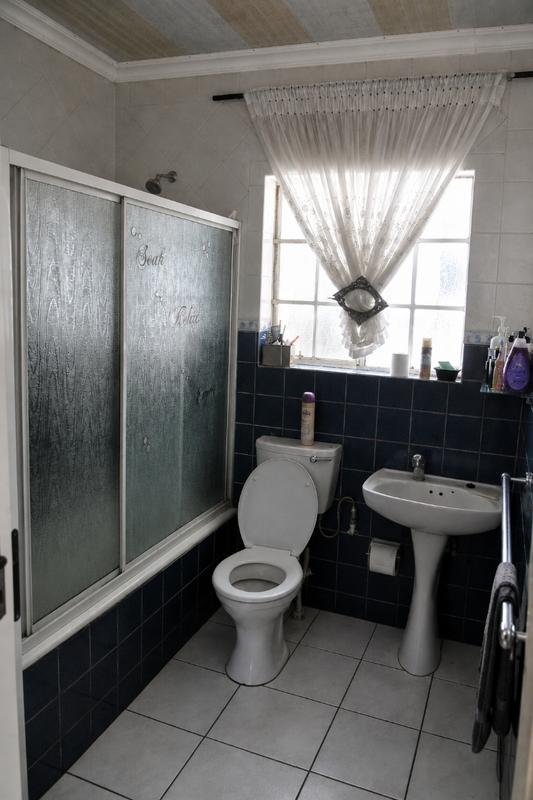 5 Bedroom Property for Sale in Lenasia Gauteng