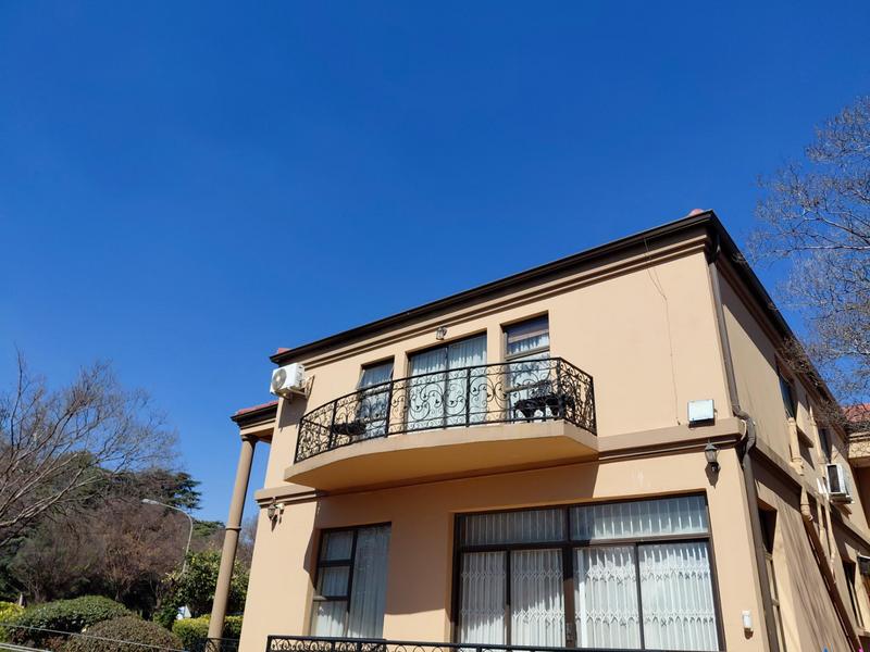 6 Bedroom Property for Sale in Kensington Gauteng