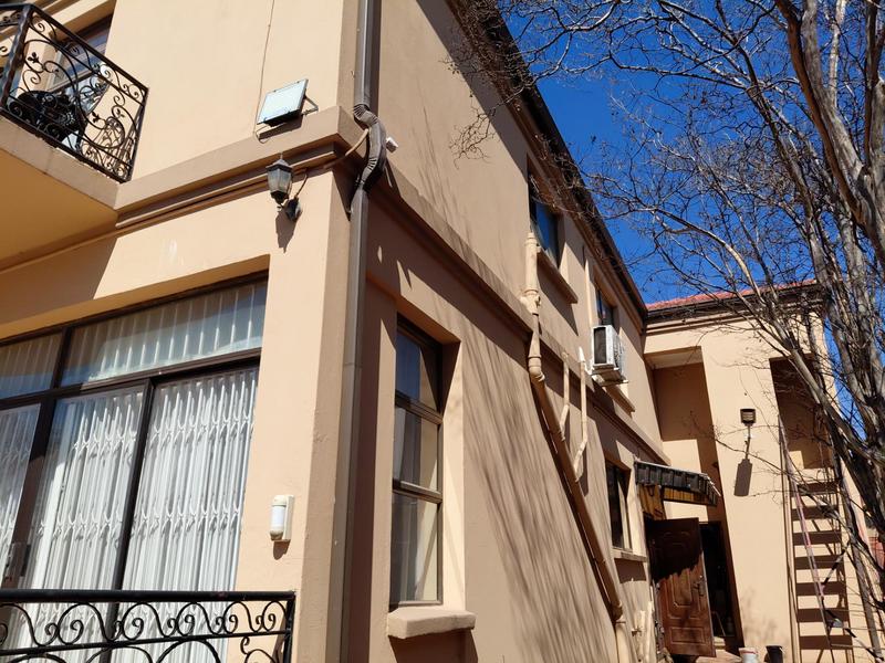 6 Bedroom Property for Sale in Kensington Gauteng