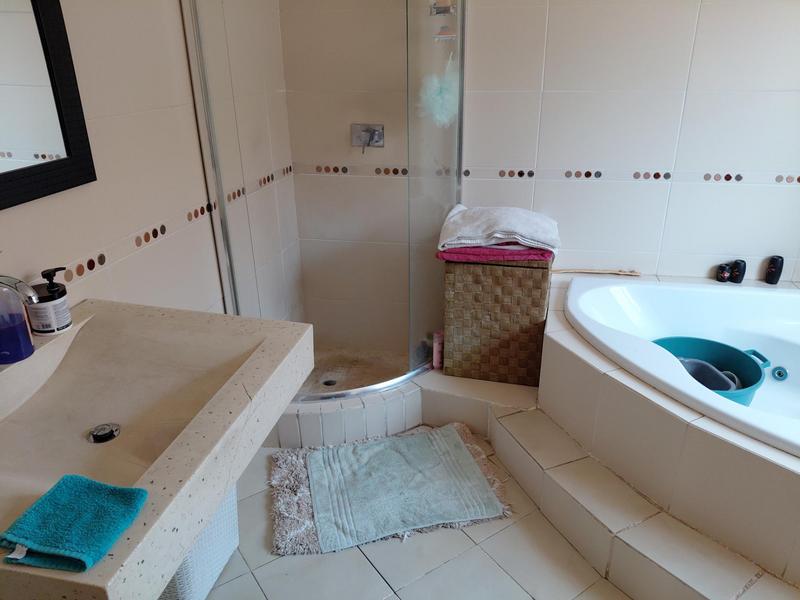6 Bedroom Property for Sale in Kensington Gauteng