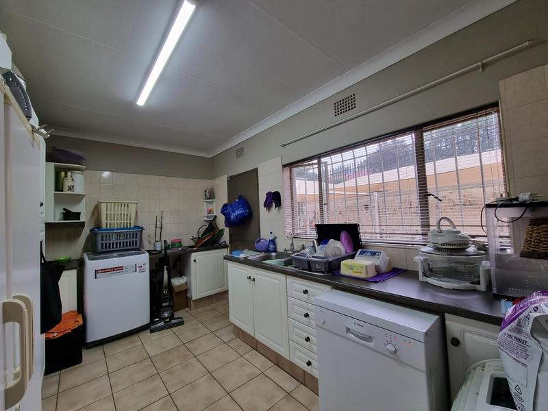 To Let 4 Bedroom Property for Rent in Wilro Park Gauteng