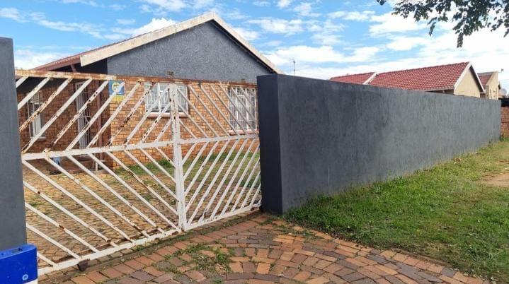 3 Bedroom Property for Sale in Lenasia Gauteng