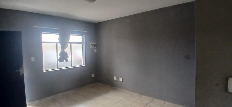 2 Bedroom Property for Sale in Fleurhof Gauteng