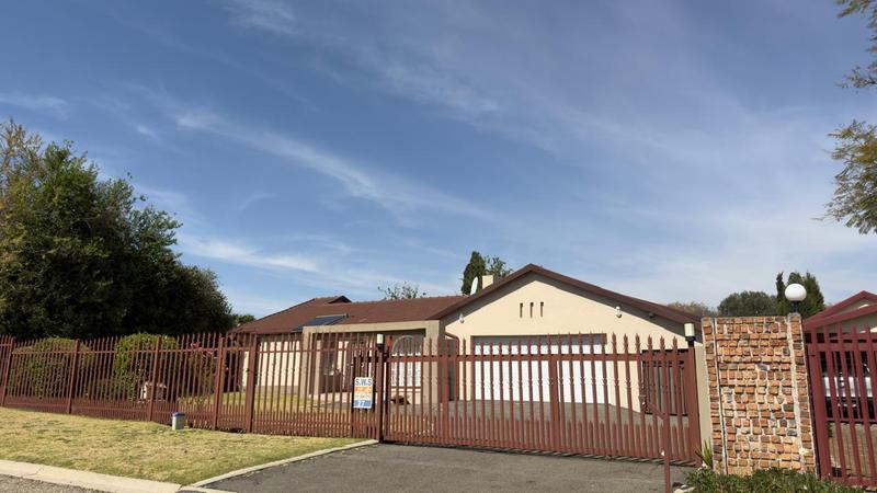 To Let 3 Bedroom Property for Rent in Parkrand Gauteng