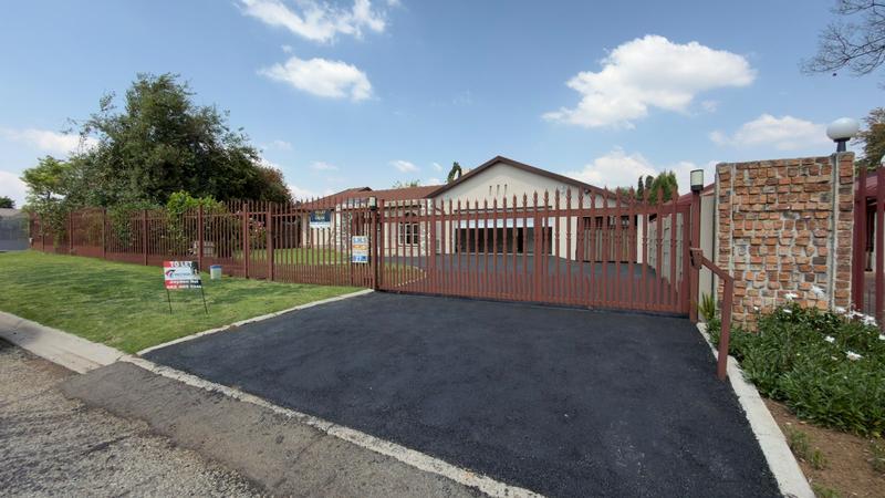 To Let 3 Bedroom Property for Rent in Parkrand Gauteng